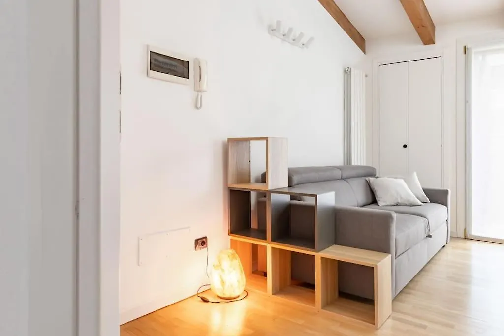 Apartment Rovetta 14 - Milan City - By Host4U